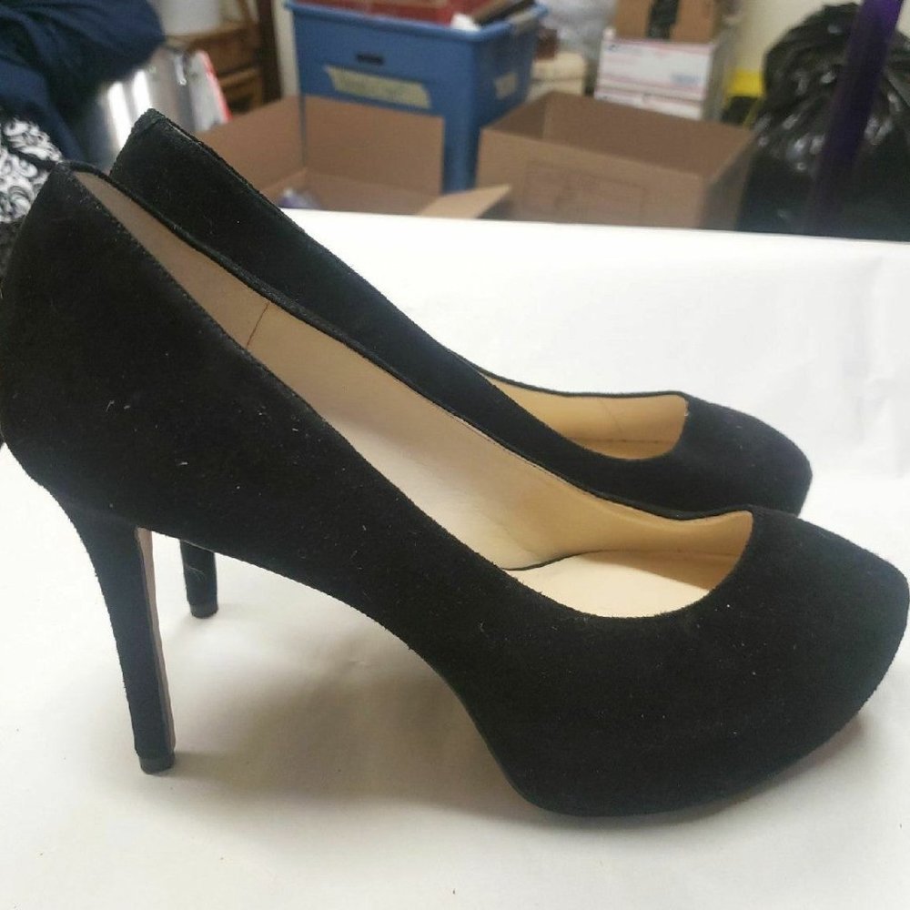 Nine West Black Pumps